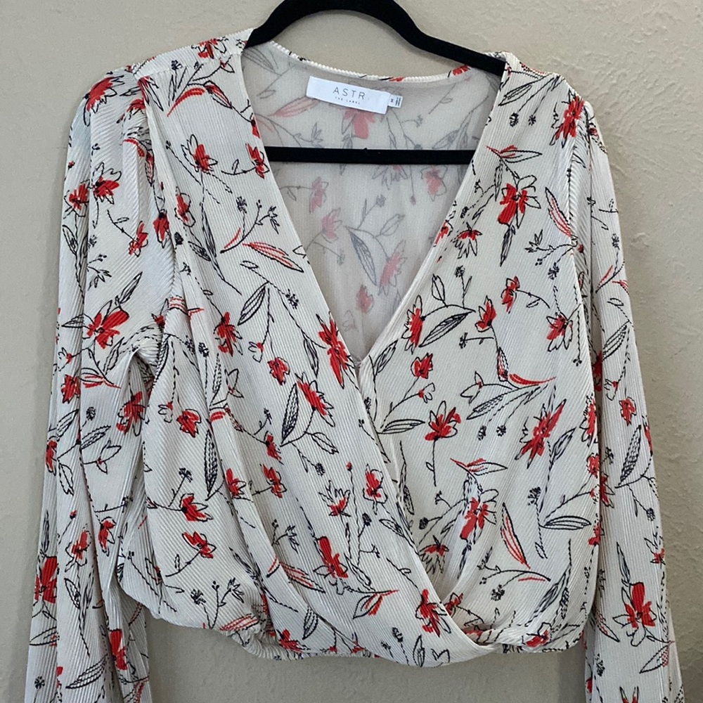 Go out blouse or work blouse